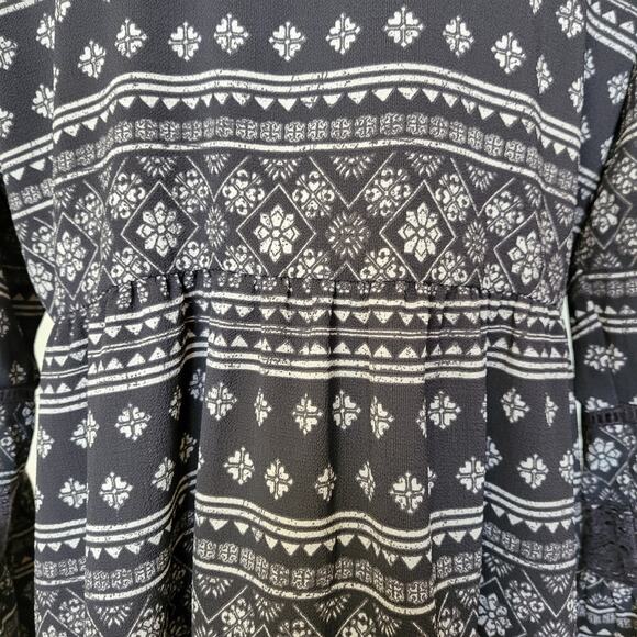 Hint Of Mint Sz L Peasant Boho Long Sleeve Pullover Top Crochet Lace Tassled - Picture 7 of 14